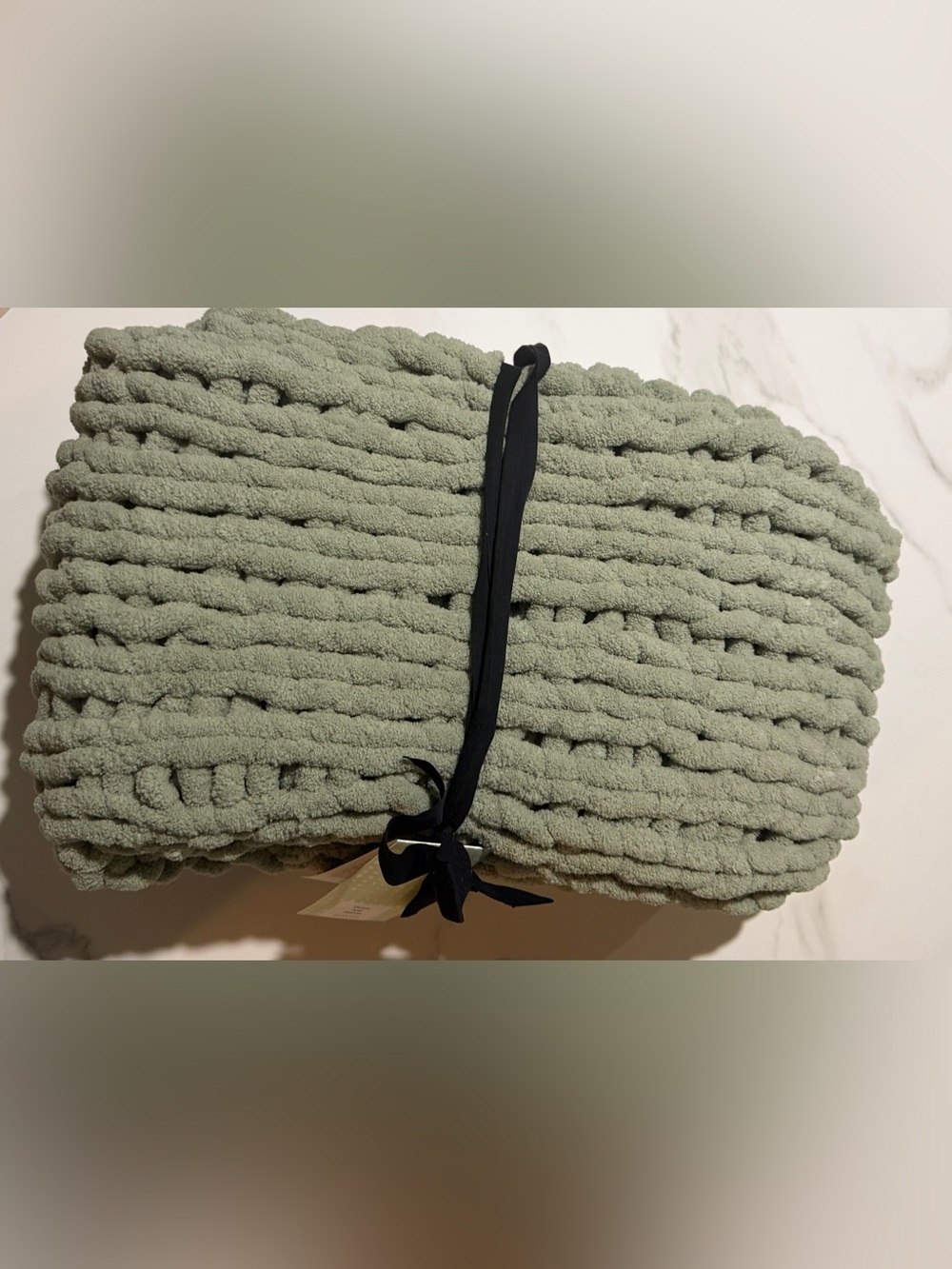 West Elm Olive Green Plush Chunky Throw 44 x 56 in / 112 x 142 cm SAGE - Picture 5 of 10